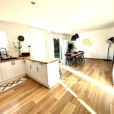 Elegante Maison Avec Piscine 4* 比亚里茨