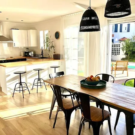 Elegante Maison Avec Piscine 比亚里茨